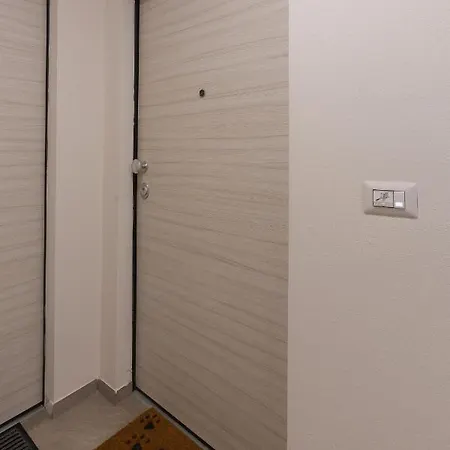 Tecnopolo Utamaro Apartment *